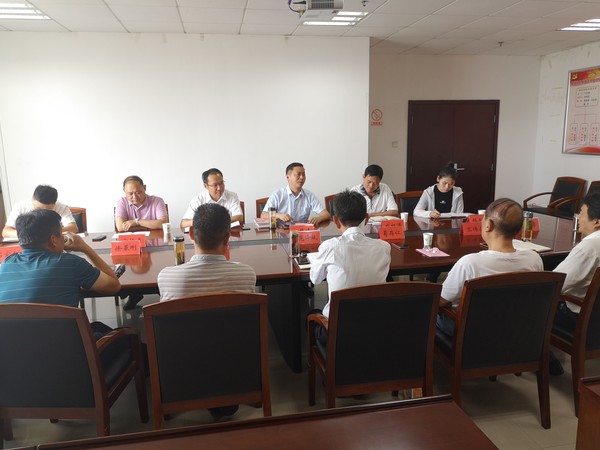1组织召开凤阳山革命斗争史料搜集座谈会.jpg