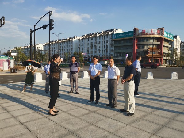考察洪武公园城市建设.jpg